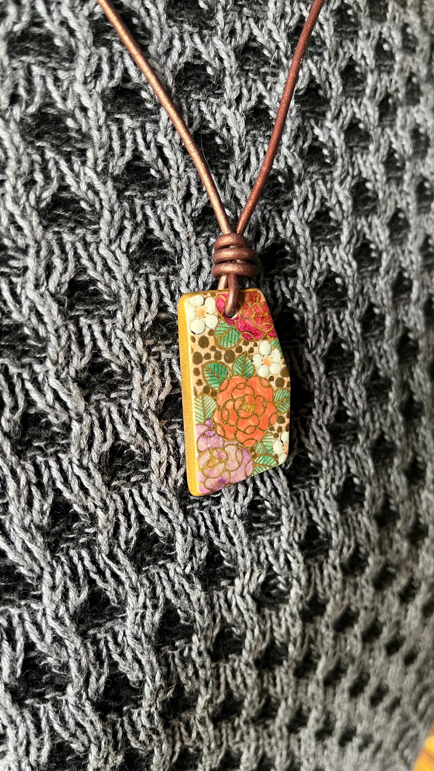 Hand-painted Reversible Japanese Ceramic Necklace: Okurimono