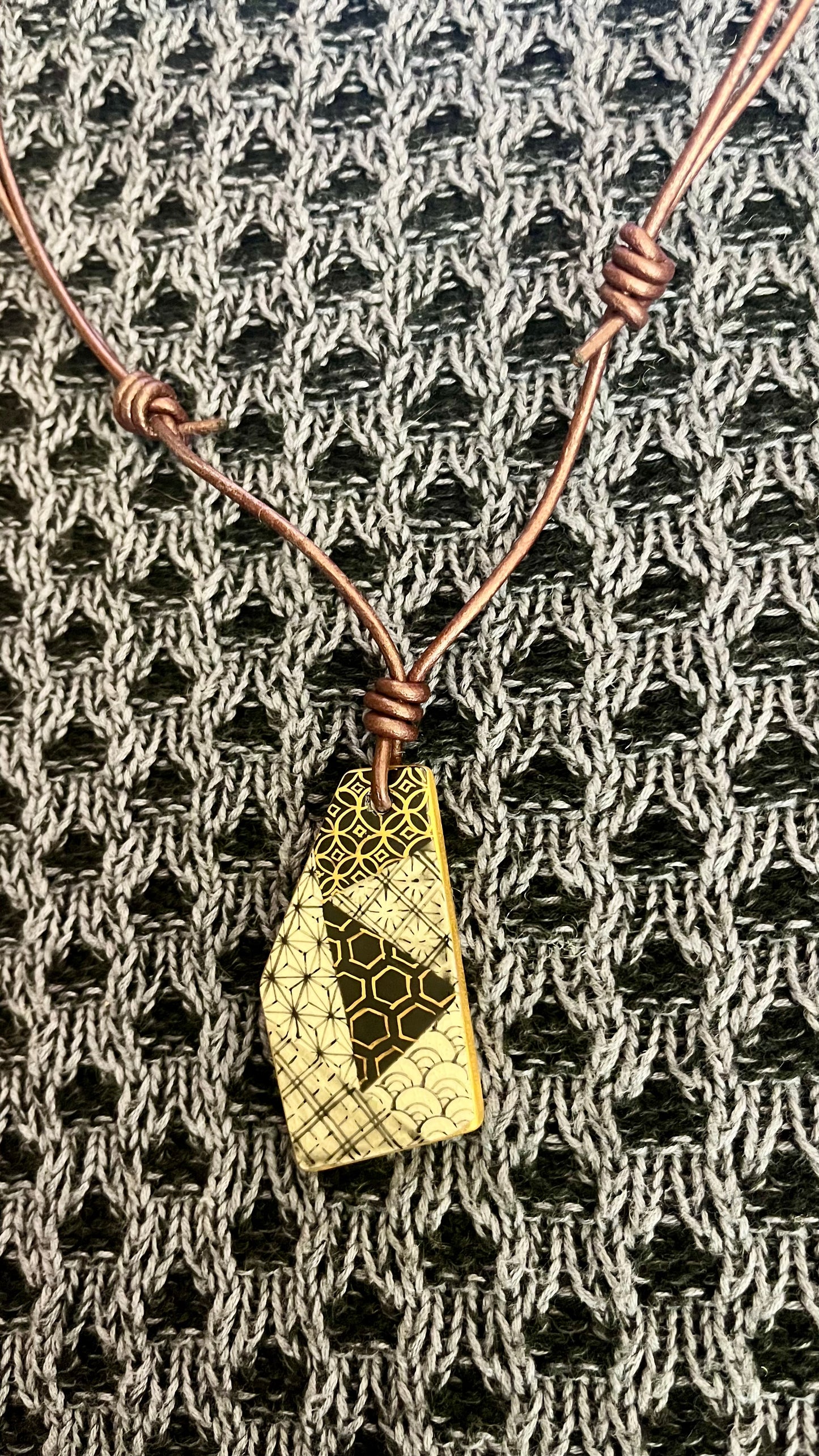 Hand-painted Reversible Japanese Ceramic Necklace: Hoshi