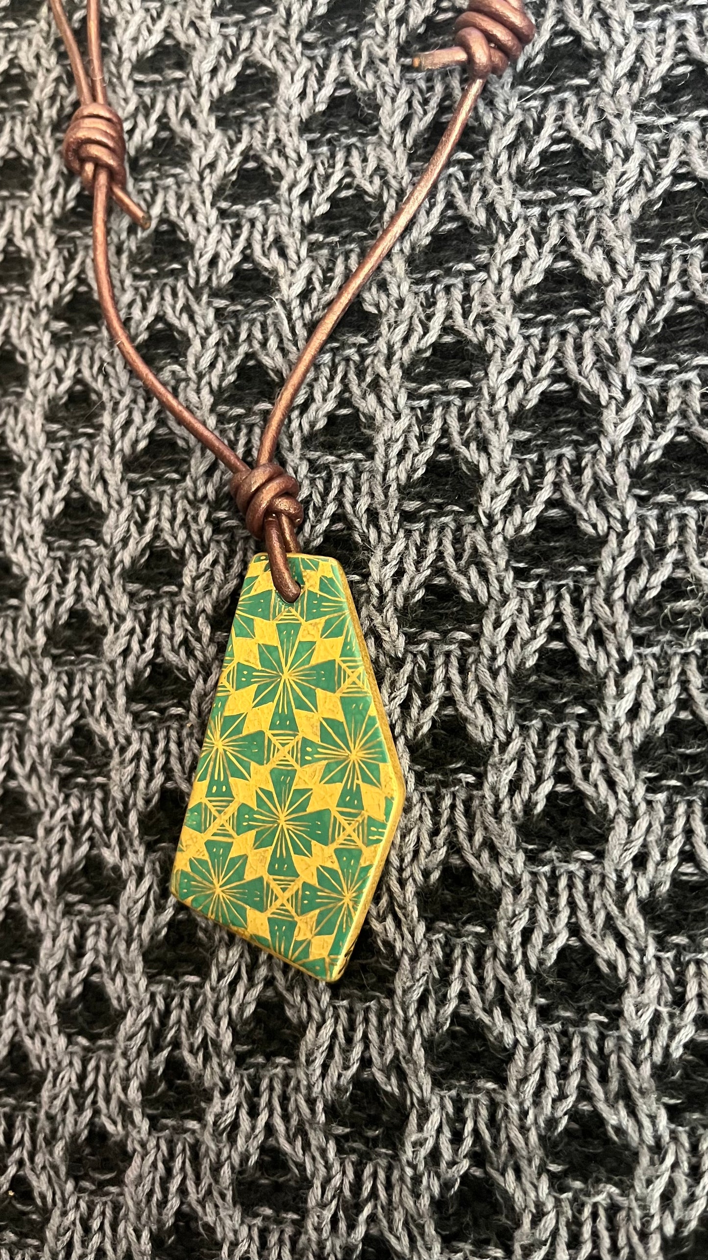 Hand-painted Reversible Japanese Ceramic Necklace: Hoshi