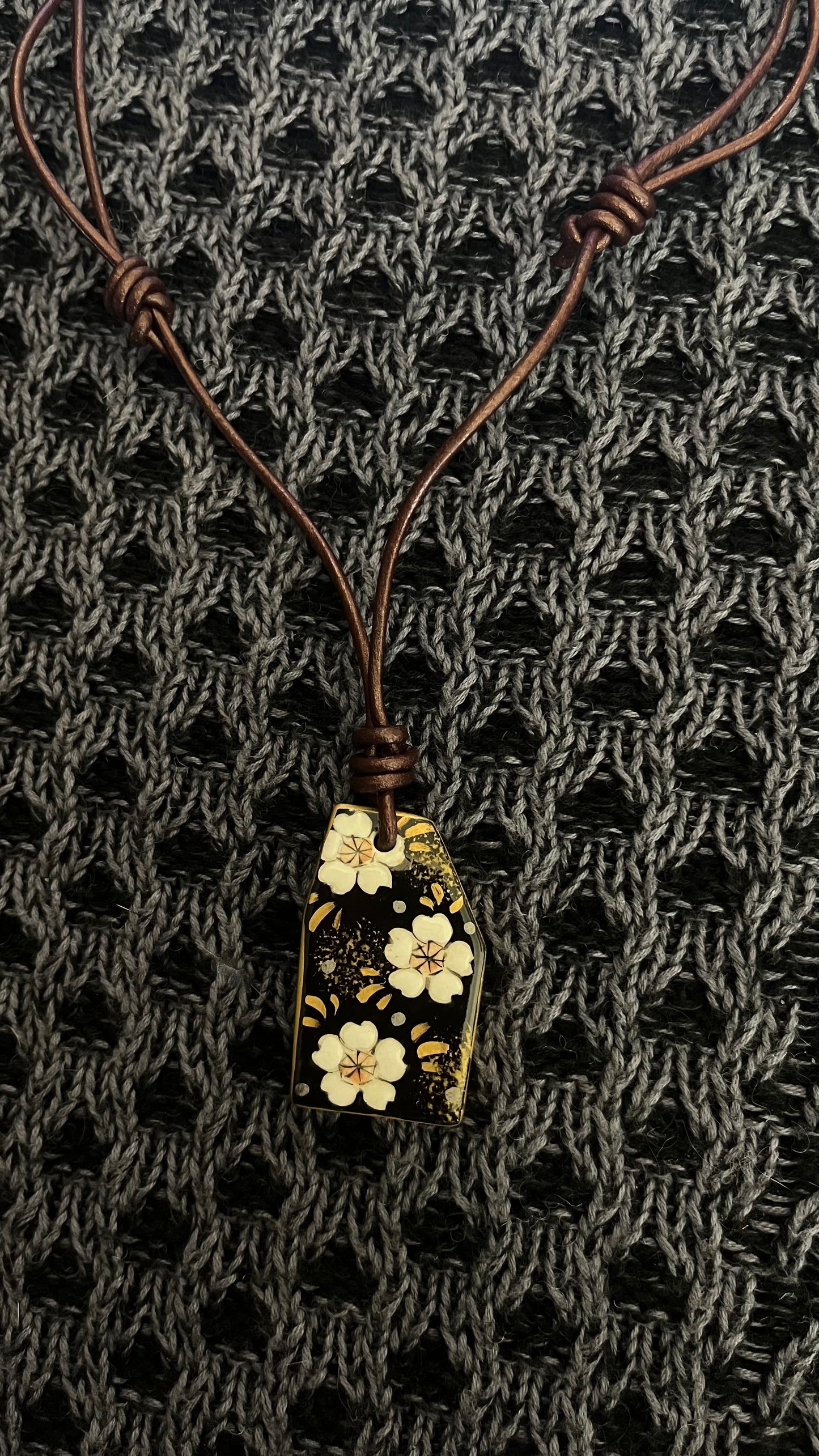 Hand-painted Reversible Japanese Ceramic Necklace: Mokuren