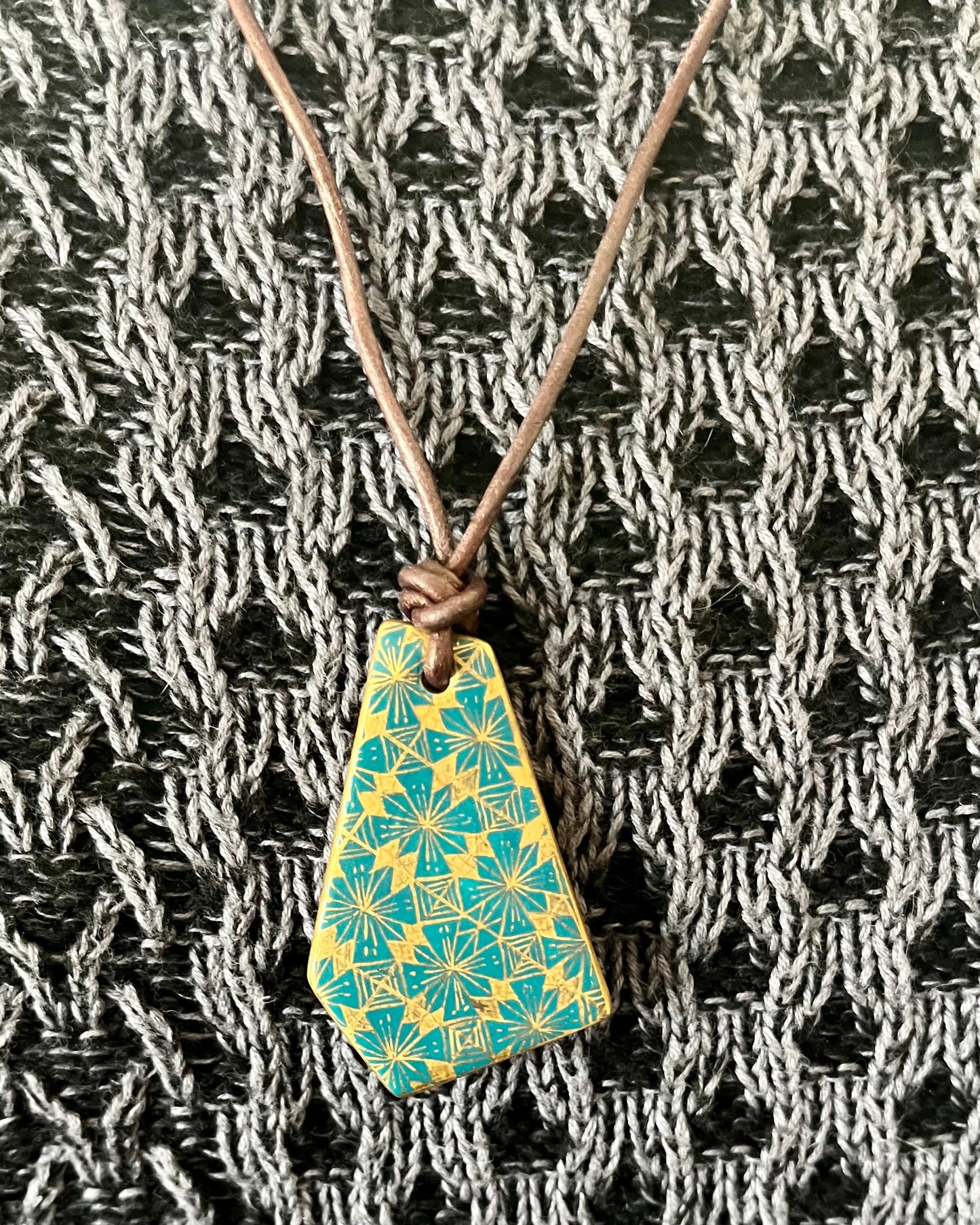 Hand-painted Reversible Japanese Ceramic Necklace: Midori