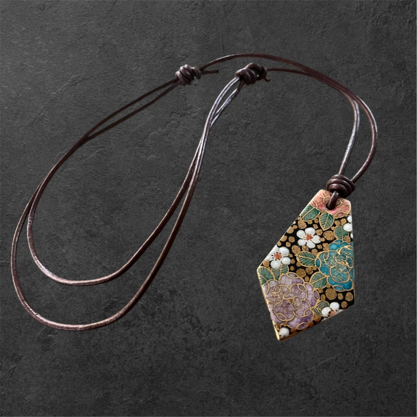 Hand-painted Reversible Japanese Ceramic Necklace: Tsubaki